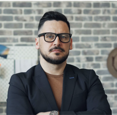 Martin, manager