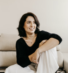 Dominika, účetní